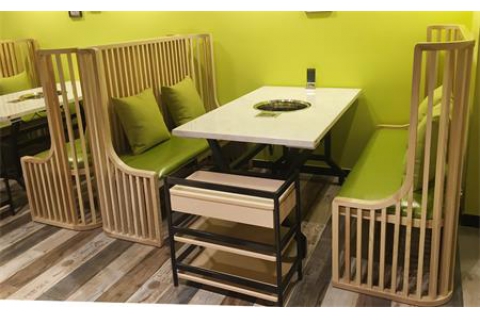 餐廳家具中的火鍋?zhàn)酪味ㄖ朴惺裁春锰帲?><div><h3>餐廳家具中的火鍋?zhàn)酪味ㄖ朴惺裁春锰帲?/h3><p>每逢到了冬天,就要和好朋友一起去火鍋店吃火鍋，每次我們?nèi)サ牡胤蕉疾灰粯?，而每家店的口味風(fēng)格也不盡相同。良好的就餐環(huán)境不僅看起來(lái)舒服,而且心情也好.給我們留下深刻印象的...</p><p>2019-10-30</p></div></a></li><li><a href=