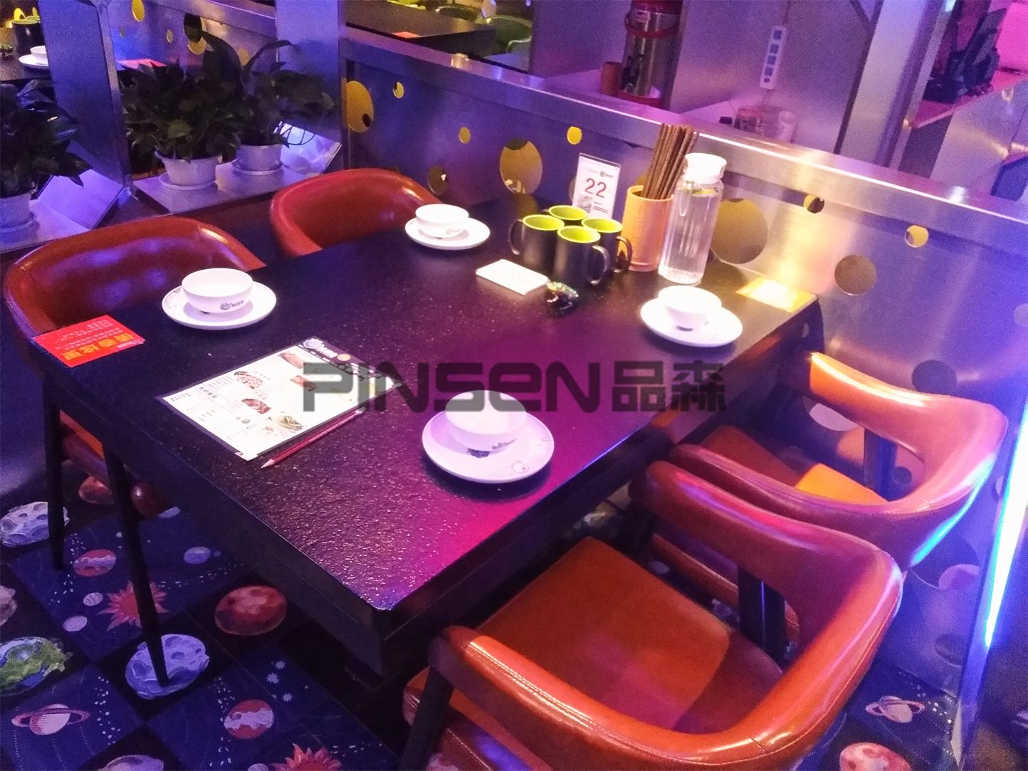 十二蛙星座主題餐廳桌椅卡座