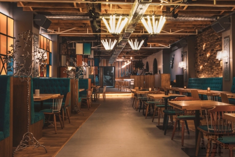 美國復(fù)古風格的羅馬尼亞小屋餐廳家具定制方案