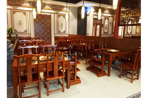 深圳哪里有火鍋店餐桌定制廠家，中式火鍋店設(shè)計要注意什么？