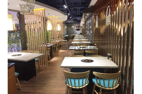 新中式火鍋桌成為火鍋店的新寵。你知道怎么買嗎？