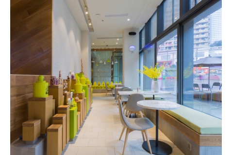 咖啡店餐桌與卡座沙發(fā)如何搭配？