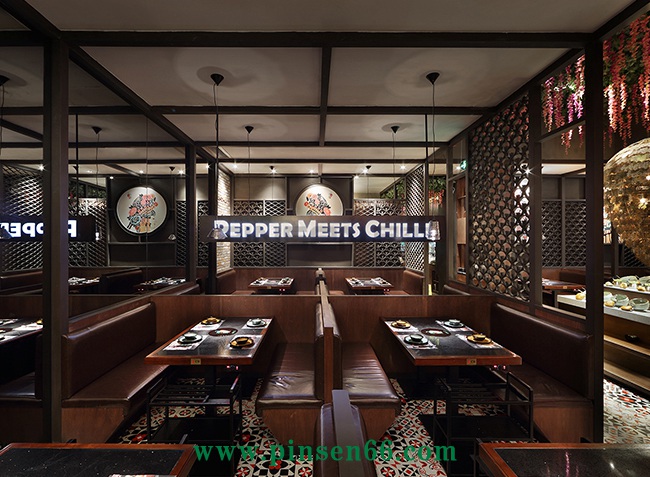 花椒遇見辣椒實木大理石火鍋餐桌椅